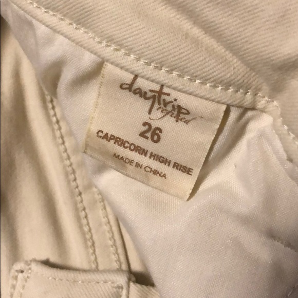 High rise shorts - Picture 2 of 3